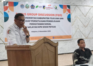 Asisten Administrasi Umum Pemkab Touna Buka FGD KPH Sivia Patuju