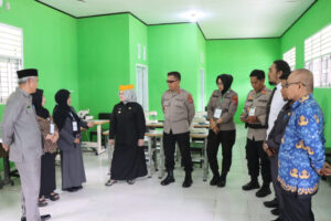 Wabup Touna Hadiri Pembukaan Program Pemberdayaan Masyarakat Satgas Ops Madago Raya, Pelatihan Menjahit Bagi Istri Eks Napiter